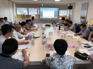 2019年10月18日，我协会组织企业单位参与编制《铝合金建筑型材有机聚合物静电喷涂防火防爆及职业卫生技术规范》，并开展技术研讨会和分工会议。